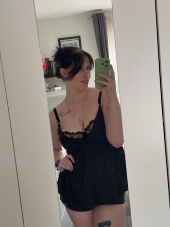 Full leaked Luna stubbs page private photo