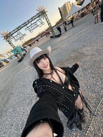 Full leaked Lunakim page private photo