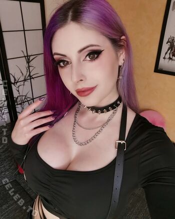 Full leaked Lunarakitsune private photo