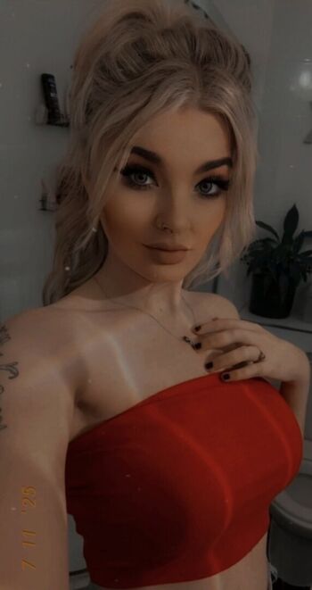 Full leaked Luuucy page private photo