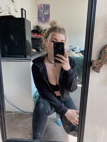 Full leaked Luuucy private photo