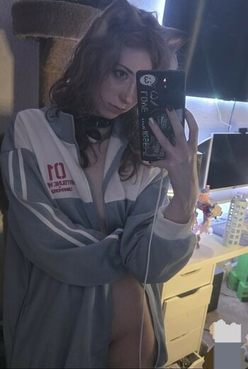 Full leaked Luvlesskitty private photo