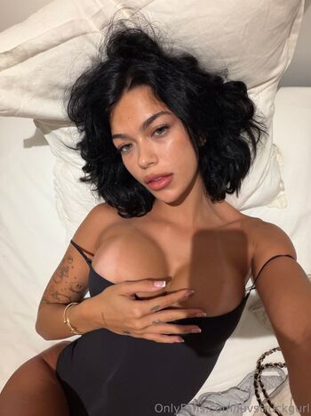 Full leaked Luvstruck private photo