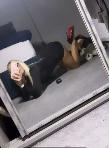 Full leaked Luvval private photo