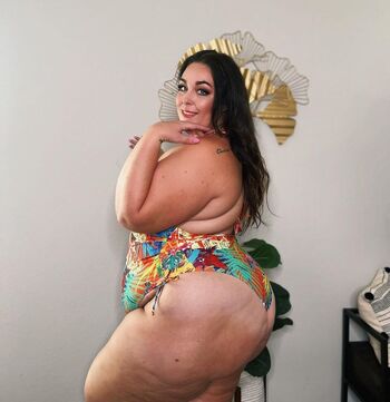 Full leaked Luxeplus private photo