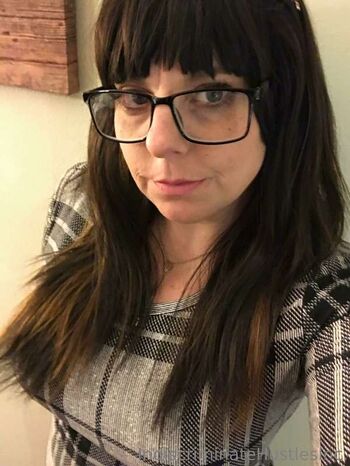 Lydia Luvv