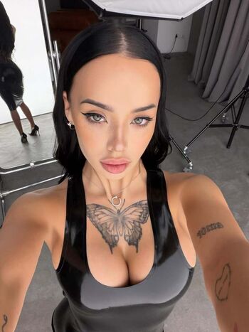 Full leaked Lyna com private photo