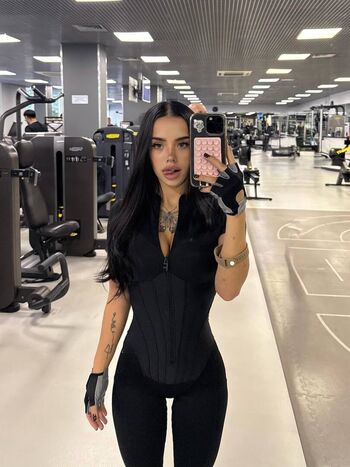 lyna_com