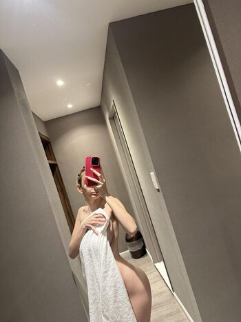 Full leaked Lynareid private photo