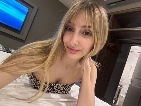 Full leaked Lynareid private photo
