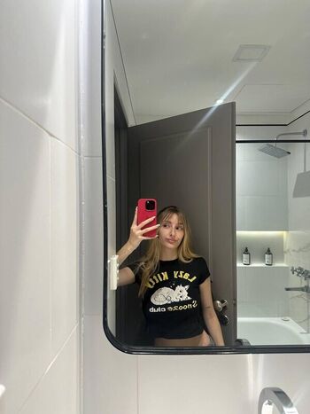 Full leaked Lynareid private photo