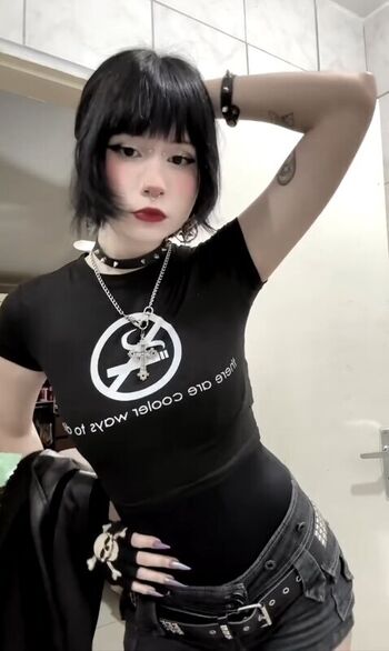 Full leaked Lysbella private photo
