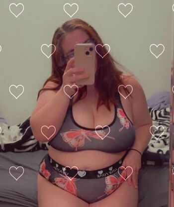 Full leaked Lyss unbothered private photo