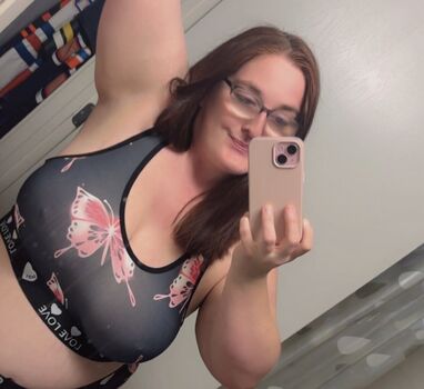 Full leaked Lyss unbothered private photo
