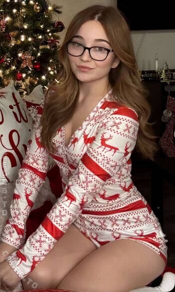 Full leaked Lyssaurora page private photo