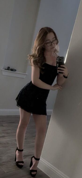 Full leaked Lyssaurora page private photo