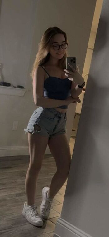 Full leaked Lyssaurora private photo