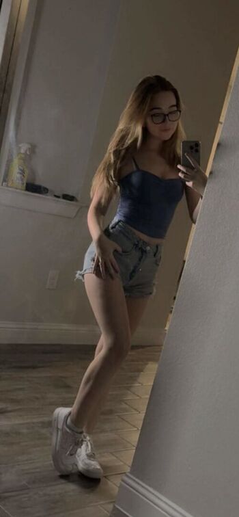 Full leaked Lyssaurora private photo