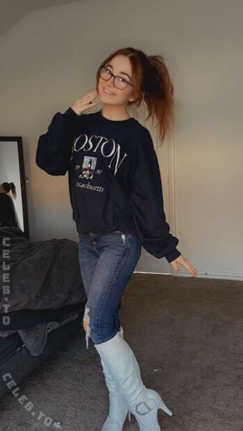 Full leaked Lyssaurora private photo