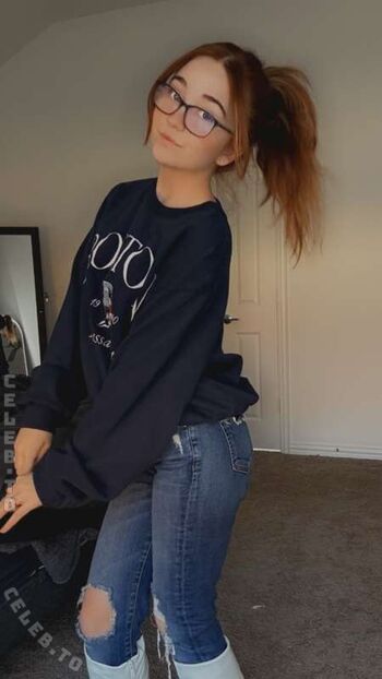 Full leaked Lyssaurora private photo