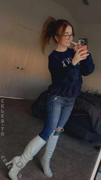 Full leaked Lyssaurora private photo