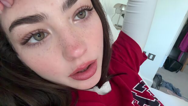 Full leaked Lyzzahh page private photo