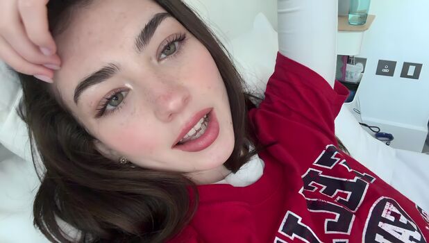 Full leaked Lyzzahh private photo