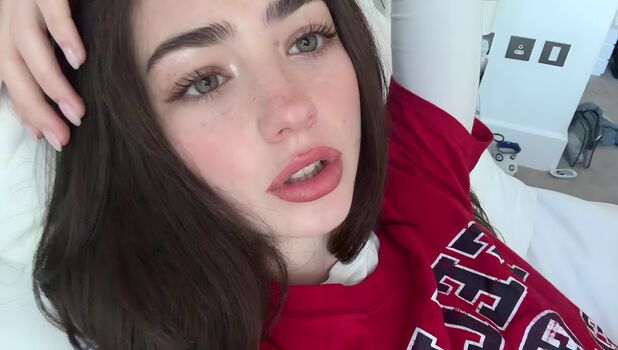 Full leaked Lyzzahh private photo
