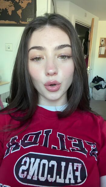 Full leaked Lyzzahh private photo