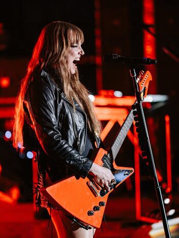 Lzzy Hale