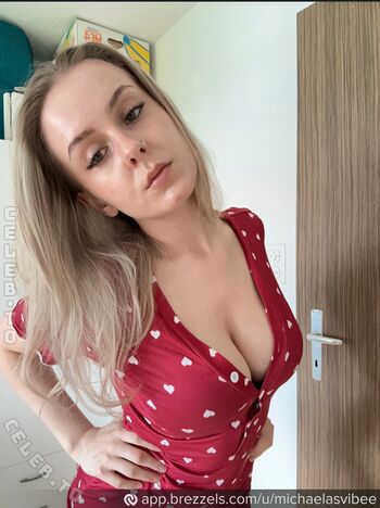 Full leaked M ichaaelaa page private photo