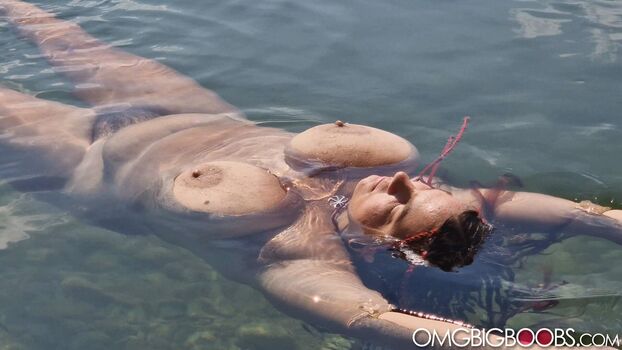 Full leaked M lady private photo