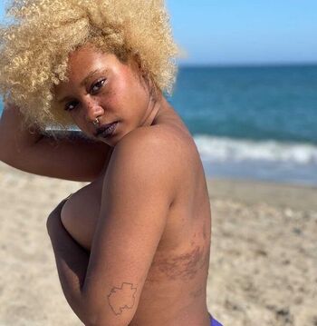Full leaked Macadamia private photo