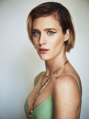 Full leaked Mackenzie davis private photo