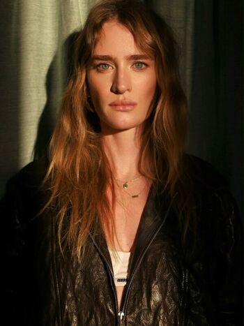Full leaked Mackenzie davis private photo
