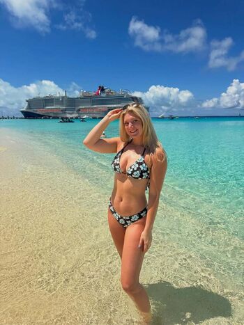 Full leaked Mackenzie green private photo