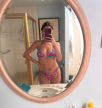 Full leaked Maclaine farrell private photo