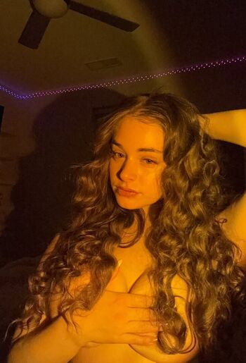 Full leaked Madalynjoyros private photo