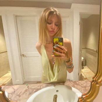 Full leaked Maddie phillips private photo