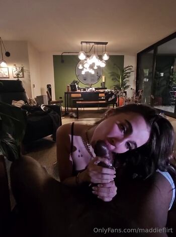 Full leaked Maddieflirt private photo