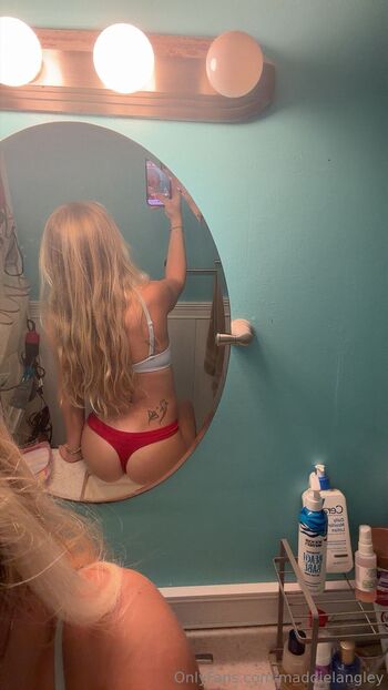 Full leaked Maddielangley private photo