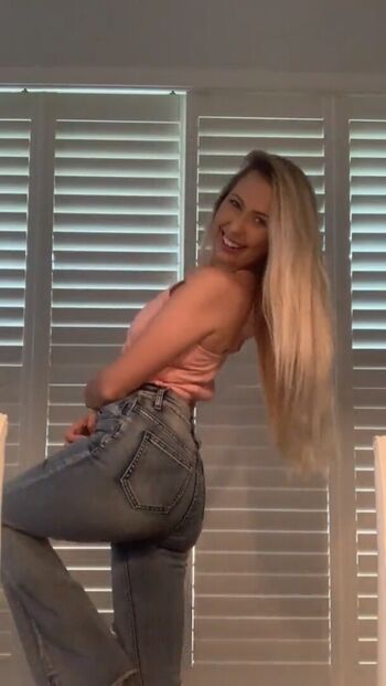 Full leaked Maddimegan private photo