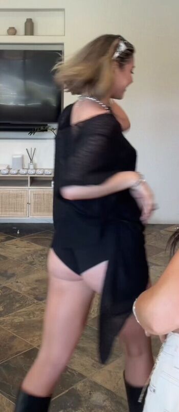 Full leaked Madelyn cline private photo