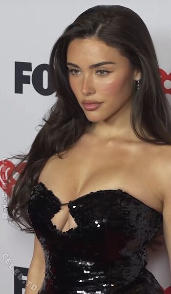 Full leaked Madison beer  page private photo