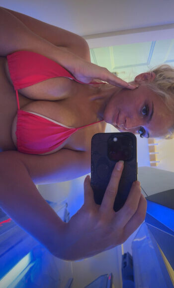 Full leaked Madzbee private photo