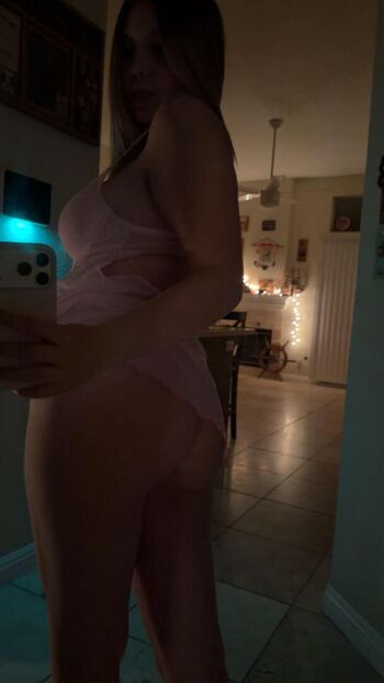 Full leaked Mae bennett private photo