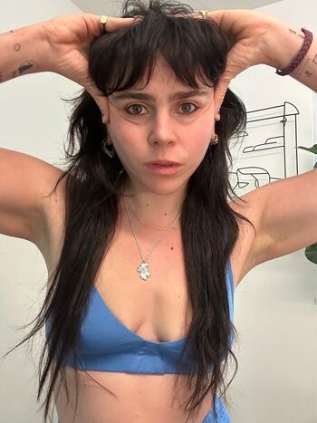 Full leaked Mae whitman private photo