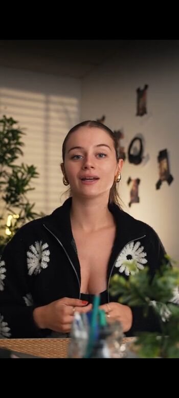 Full leaked Maelane m private photo
