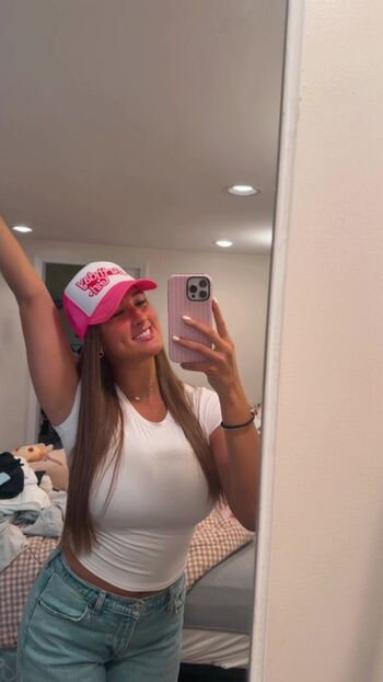 Full leaked Maggie private photo