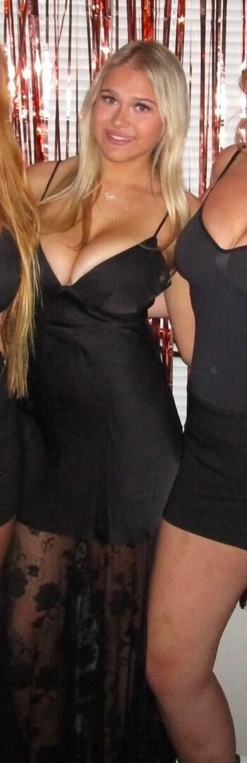 Full leaked Maggie private photo